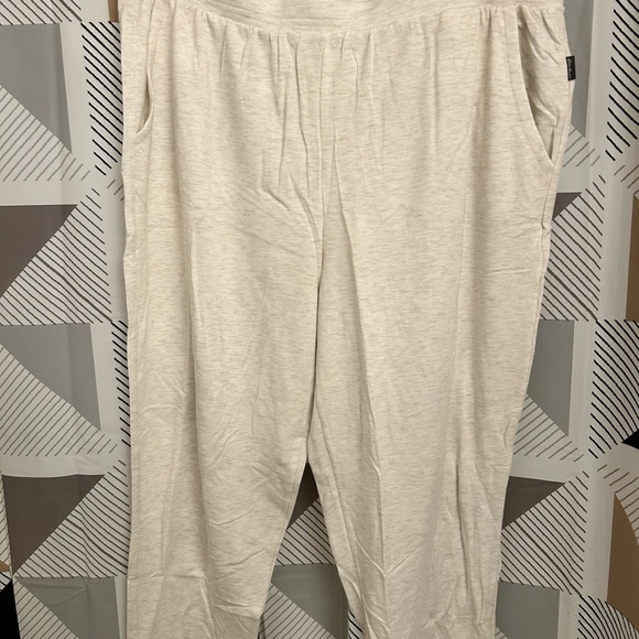 Eddie Bauer Blue and White Pants - Picture 12 of 13